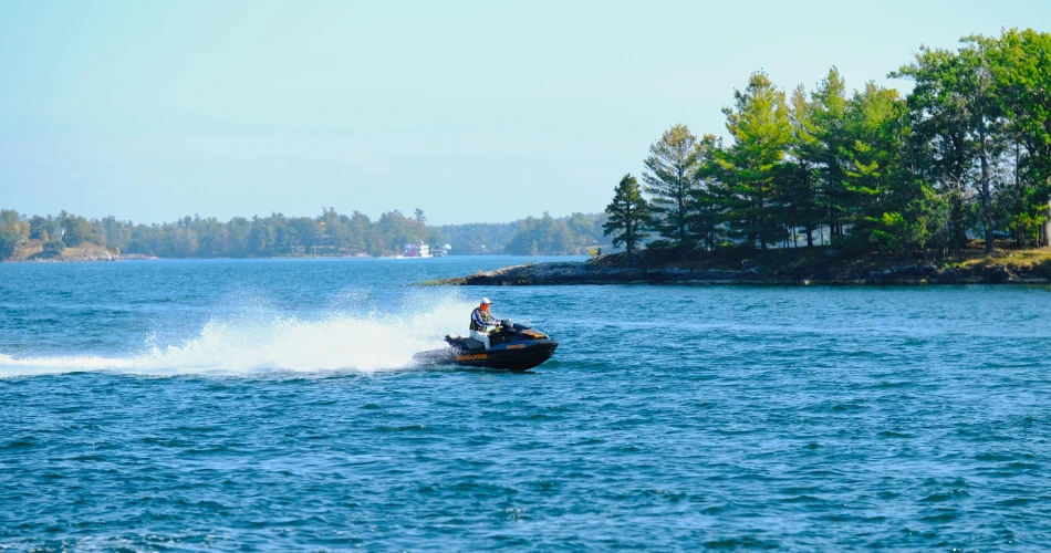 Al Khiran'daki En İyi Su Maceraları. Kano, Jet Ski ve Daha Fazlası