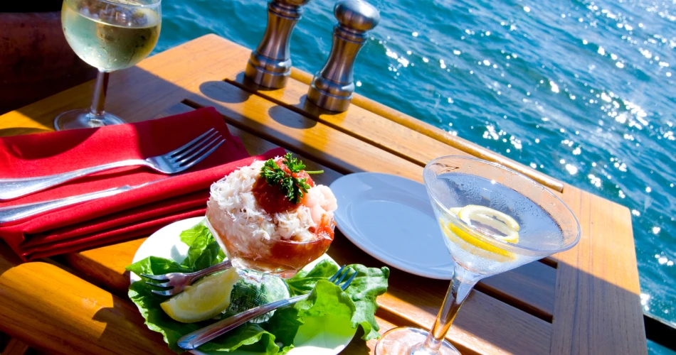 How to Plan a Romantic Escape to Al Khiran